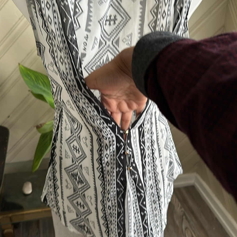 Tribal Print Sleeveless Tank Size Large - Picture 8 of 8